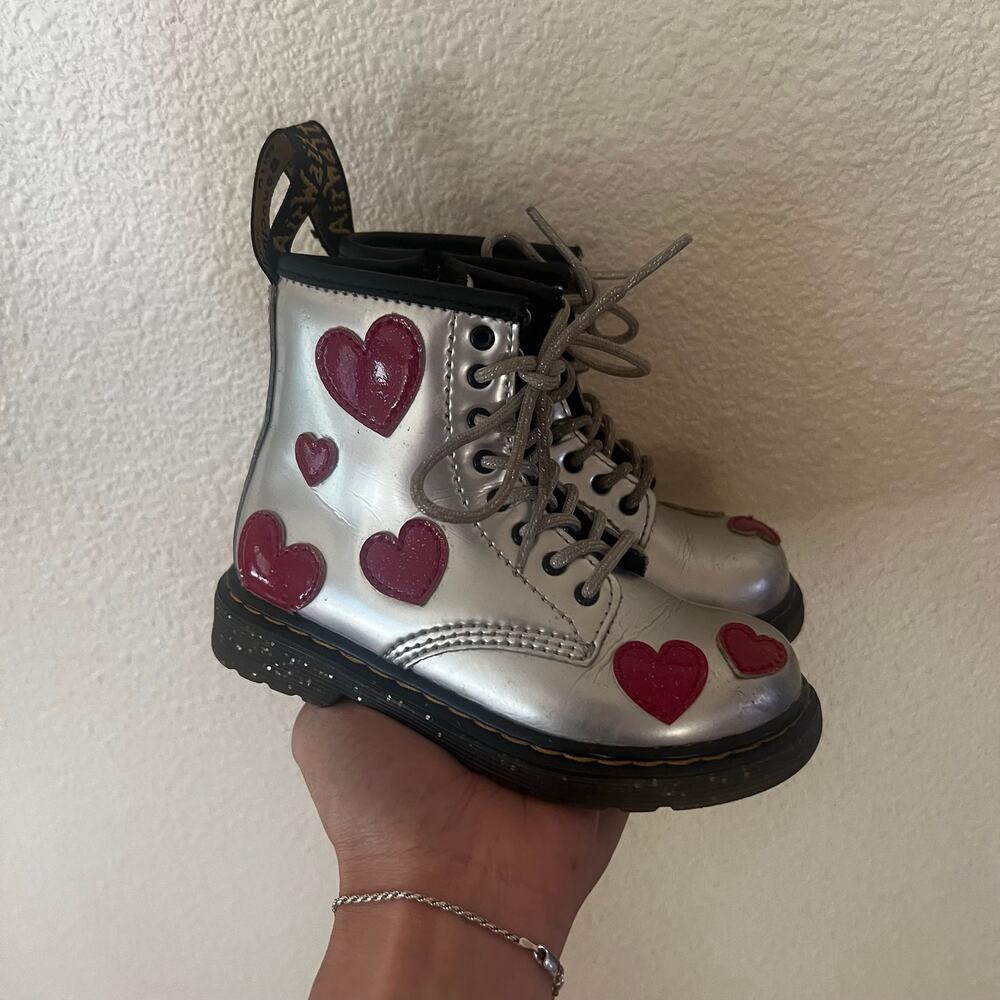 Dr. Martens 1460 Glitter T silver red heart leather combat boots US 9 toddler